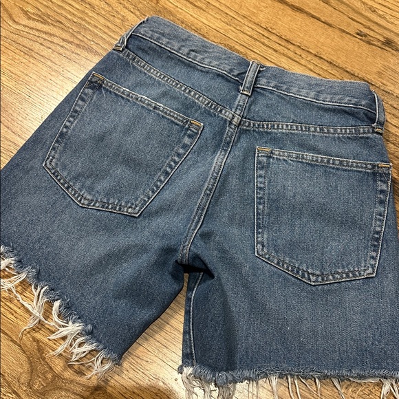 Gap, 8" Mid Rise '90s Loose Denim Bermuda Shorts, Med. Wash, Size 25/0 - Picture 6 of 6